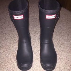 Short Matte Black Hunter rain boots!!! BARELY WORN